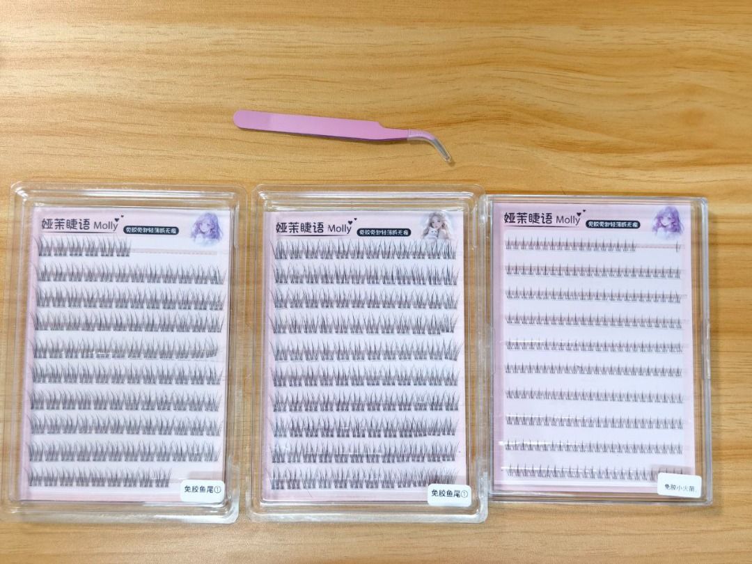 由 mumu6666 (刊登 ID 1382616263，圖片 2) 提交，位於 宜蘭縣 (Yilan) 的 三盒100元 免膠自黏上下睫毛~有用過幾株~其他全新~贈夾子 自黏假睫毛 免膠免卸假睫毛 懶人假睫毛 自然分段式 (類別：眼部彩妝、保養)，說明：兩盒 上睫毛 一盒 下睫毛 夾子 平常沒在戴睫毛，買來玩玩看，用不習慣。