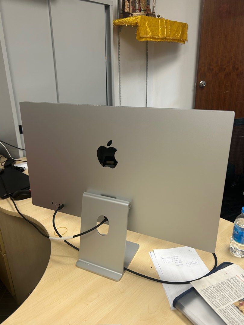 Apple Studio Display63211862577154110