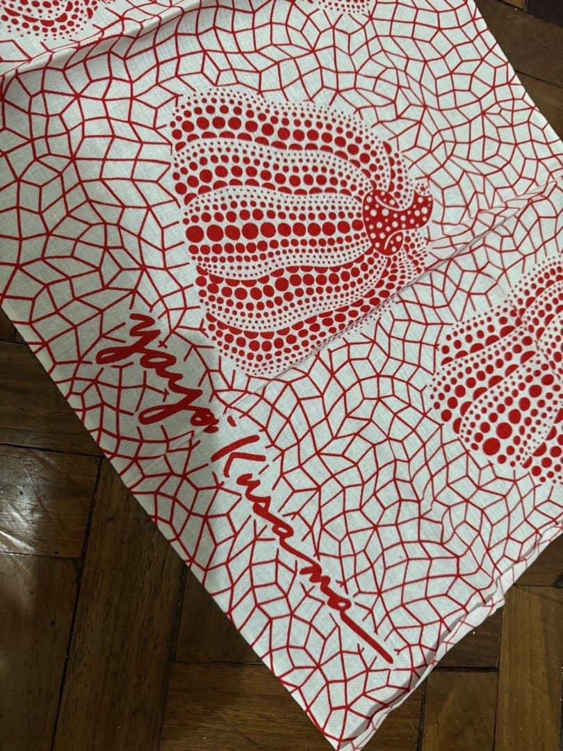 (authentic & new) Yayoi Kusama x MOMA (Category: Shoulder Bags) located in Manila. Submitted by mabuhaymiles (Listing ID 1382575079, Image 3). Description: .