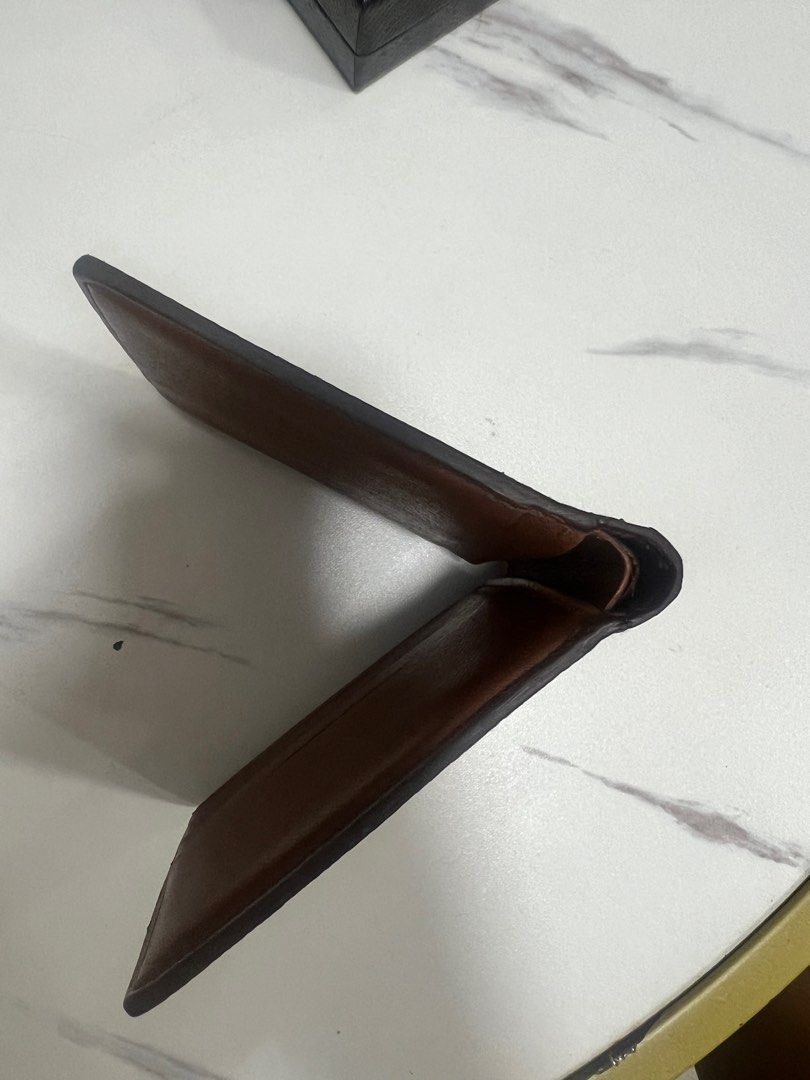 Authentic LV Bifold Wallet (Category: Luxury Bags & Wallets) located in Mandaluyong City. Submitted by carl040192 (Listing ID 1382517739, Image 3). Description: Guaranteed Authentic newly restored at Midas Restore .
