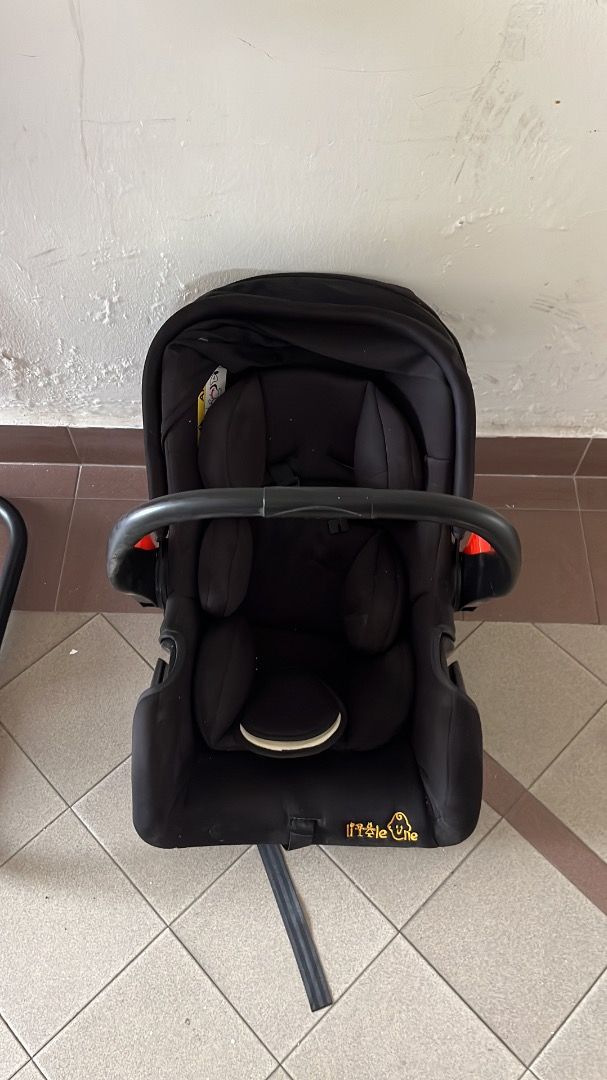 Baby car seat (Category: Kids' Tables & Chairs) located in Kuala Lumpur. Submitted by ravigupta675893 (Listing ID 1382635033, Image 2). Description: Gently used baby car seat in excellent condition, suitable from newborn to toddler. Easy to install, safe, and comfortable – priced to sell!.