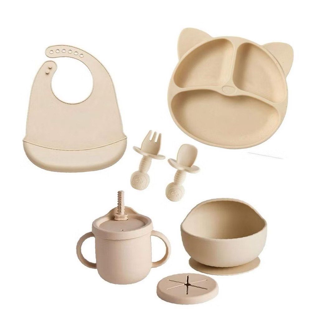 Baby feeding set (Category: Weaning & Toddler Feeding) located in Shah Alam. Submitted by prelovedbysheqah (Listing ID 1382635041, Image 2). Description: Colour beige.
