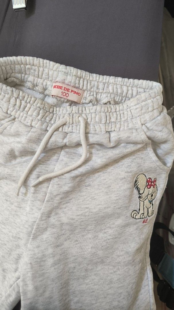 Bebedepino Martin Tag 100 (Kategori: 1 hingga 3 tahun) berada di Bekasi. Dikirim oleh maprijadi (ID iklan 1382553044, Gambar 2). Deskripsi: Brand : Bebedepino Size : 100 cutting kecil Bahan : CN Minus : - Warna bisa berbeda karena efek pencahayaan Bisa 🍊+adm 15%.