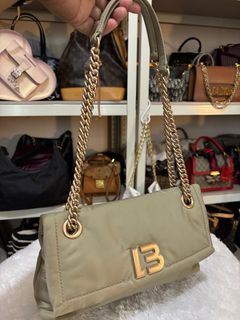 (Kategori: ) berada di . Dikirim oleh ewilesboutique (ID iklan 1382676376, Gambar 1). Deskripsi: .