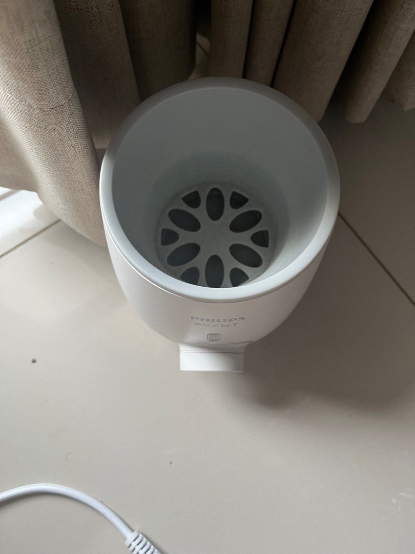 Bottle Warmer (Kategori: Orang Tua, Bayi & Anak - Lainnya) berada di Bandung. Dikirim oleh prllvdssh (ID iklan 1382535834, Gambar 2). Deskripsi: PRELOVED Penghangat botol Philips Avent Like new ya ini dipakenya jarang bgtt karena dbf mix sufor itu di 2 bln pertama kelahiran aja abis itu lanjut full DBF ❌ no dus ya, karna pas pindahan biar ga ribet dan menuhin, jd dusnya ku buang .