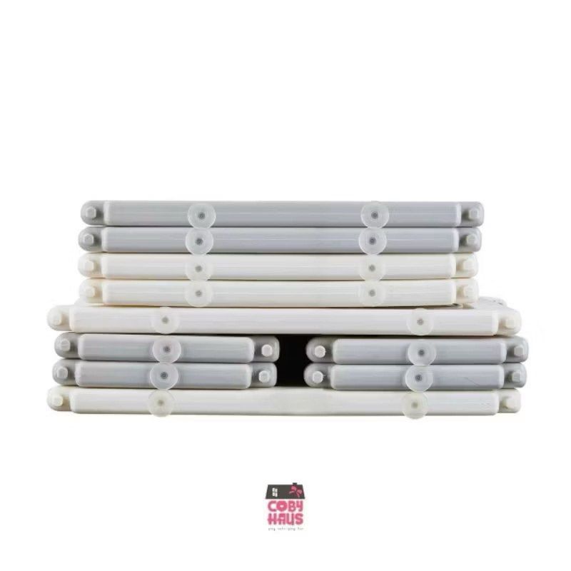 Coby Haus Sky Fence Jumbo 6+2+2 / Pagar Pengaman Bayi / Pagar Bermain Anak (Kategori: Mainan & Baby Walker) berada di Bekasi. Dikirim oleh yess_preloved (ID iklan 1382537628, Gambar 3). Deskripsi: SPESIFIKASI : + Desain : Sky Fence + Warna : Tosca + Bahan : Plastik BPA Free + Panel : 6 Panel + 2 Stand Alone + 1 Pintu + 1 Papan Aktivitas + Berat : 25 Kg + Usia : 0+ KEAMANAN : + Bahan yang digunakan bebas BPA dan tidak beracun. + Dengan diversifika