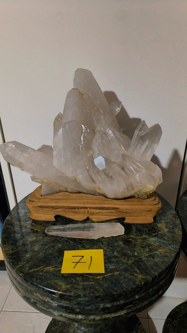 Collection of Antiques (5/6)