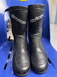 (Kategori: ) berada di . Dikirim oleh sl_sepatu (ID iklan 1382520916, Gambar 1). Deskripsi: .