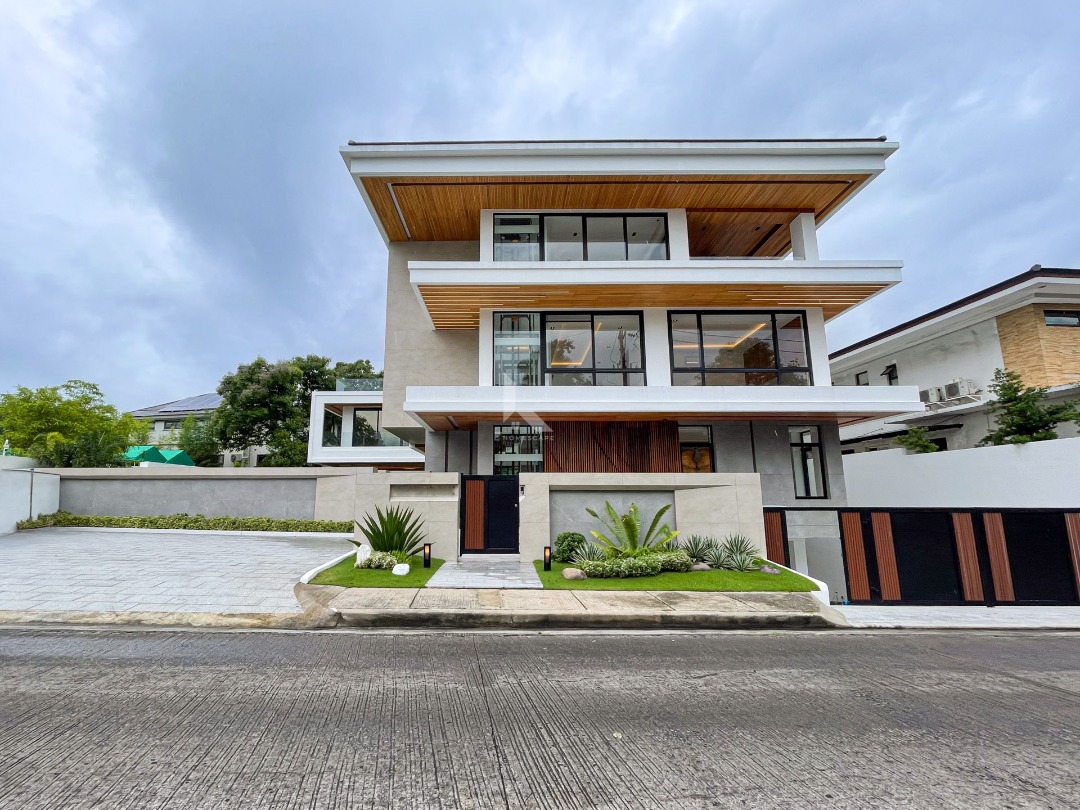 (Category: ) located in . Submitted by homescape.realty (Listing ID 1382567678, Image 1). Description: .