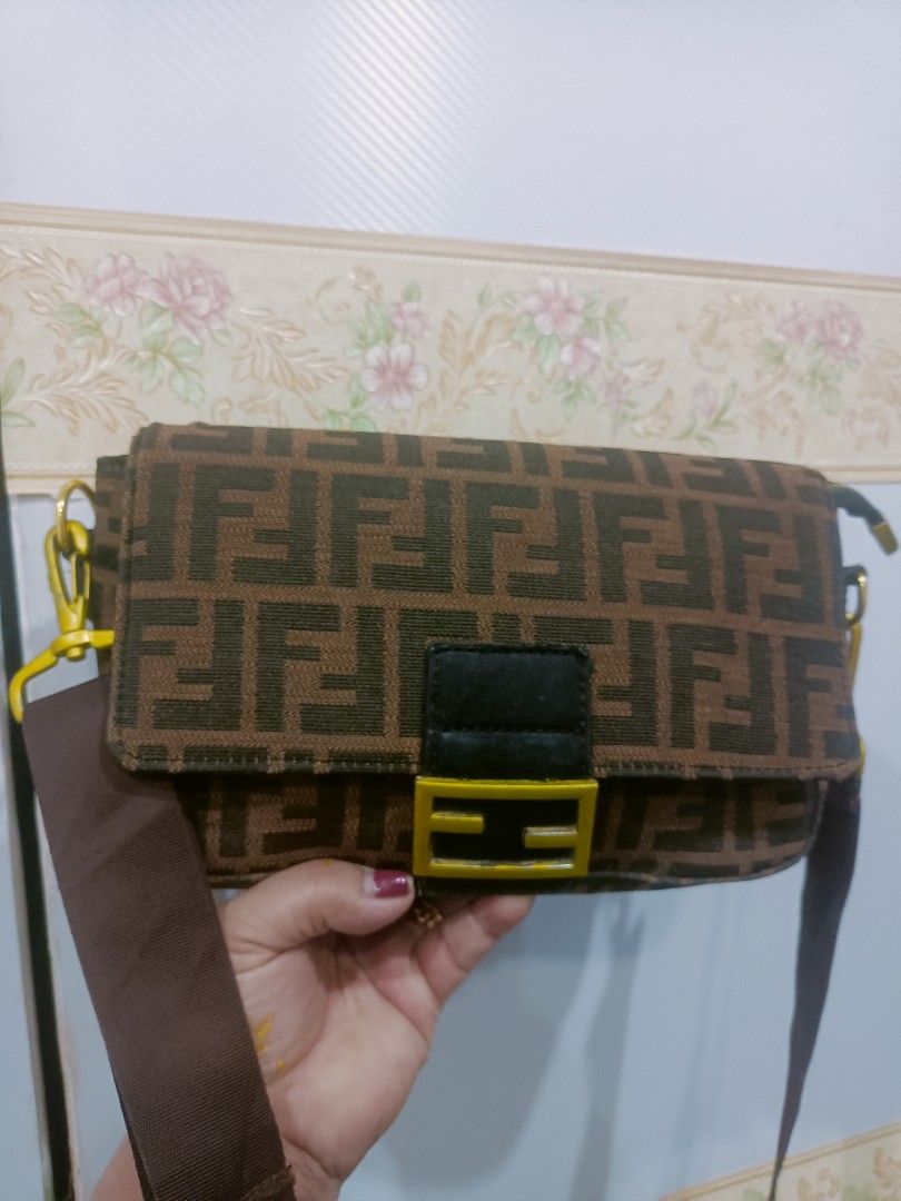 Fendee sling bag's (Category: Luxury Bags & Wallets) located in Davao. Submitted by analiedazo07211 (Listing ID 1382659056, Image 1). Description: Fendee sling bag's pm sa complete details ready to ship.