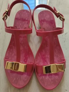(Category: ) located in . Submitted by 94cinderella8 (Listing ID 1382557438, Image 1). Description: .
