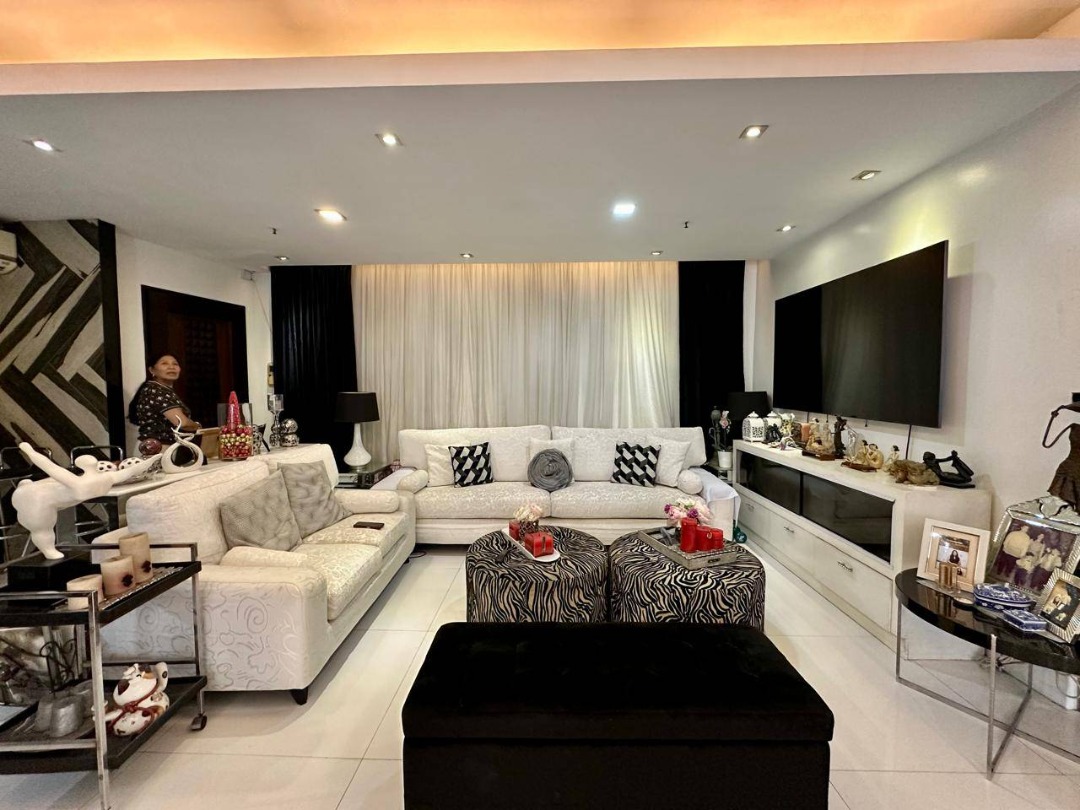 (Category: ) located in . Submitted by REMAXCapital (Listing ID 1382552843, Image 1). Description: .
