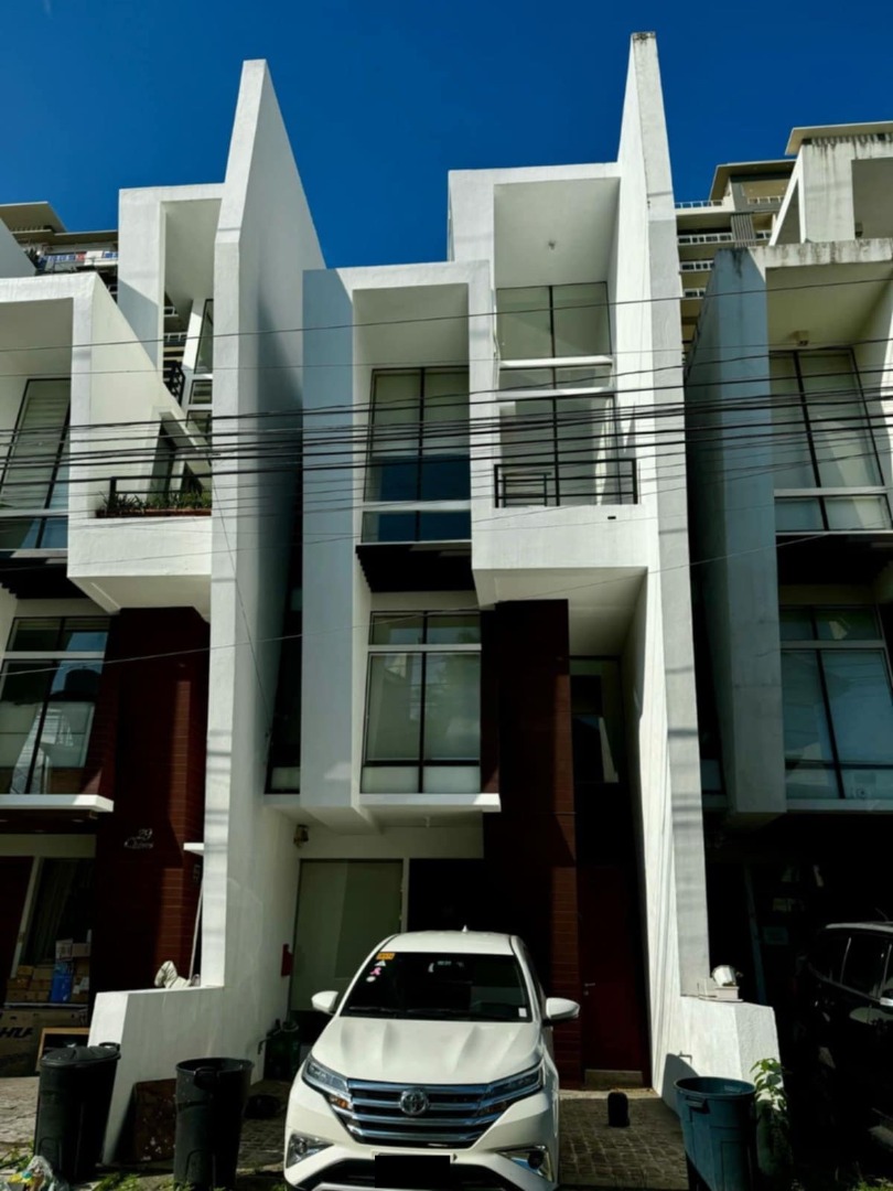 (Category: ) located in . Submitted by imatch_realty_karina (Listing ID 1382549567, Image 1). Description: .