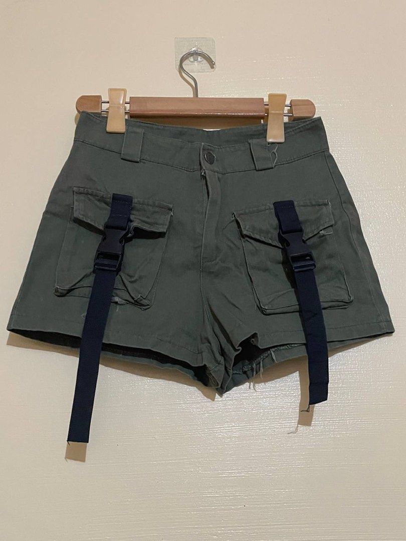 FREE! takeall short, skirt,& skort (Category: Shorts) located in Dagupan City. Submitted by starfits_ph (Listing ID 1382567957, Image 1). Description: FREE! FREE! FREE! sizes: 24-27 rff: need some cabinet space (decluttering) sf: shouldered by the getter .