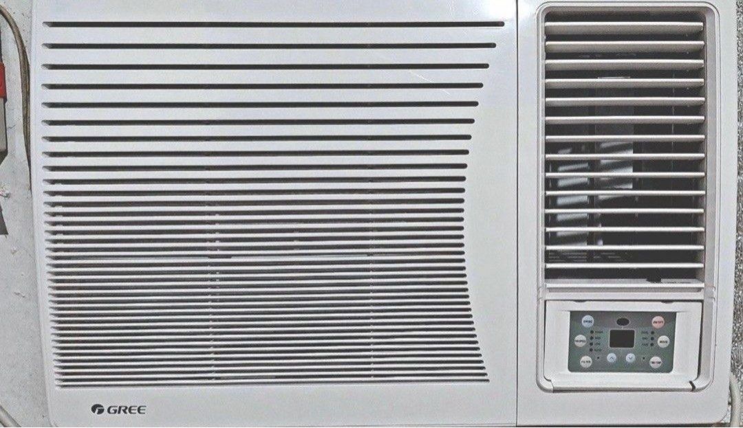 Gree KW-25AP - 2013 (Category: Air Conditioning and Heating) located in Quezon City. Submitted by jayzz1 (Listing ID 1382681825, Image 2). Description: RFS: Got a new AC - Slightly negotiable - Bagong linis lang po 📍Quezon City.
