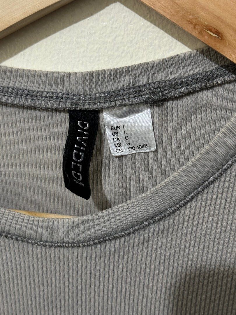 H&M Ribbed Bodycon Dress (Category: Dresses) located in Makati City. Submitted by allaissx (Listing ID 1382645781, Image 2). Description: Worn twice. Great condition. .