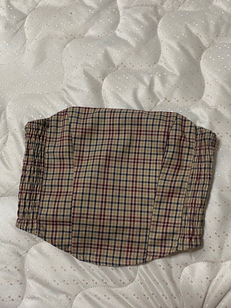 h&m tube top (Category: Sleeveless) located in General Trias. Submitted by maevanessa (Listing ID 1382496080, Image 1). Description: xs on tag nasira yung handle sa zipper🥲.
