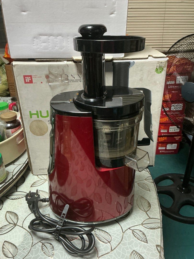 Hurom juicer (Category: Juicers, Blenders & Grinders) located in Pasay City. Submitted by epictree.e73a74 (Listing ID 1382641444, Image 1). Description: .