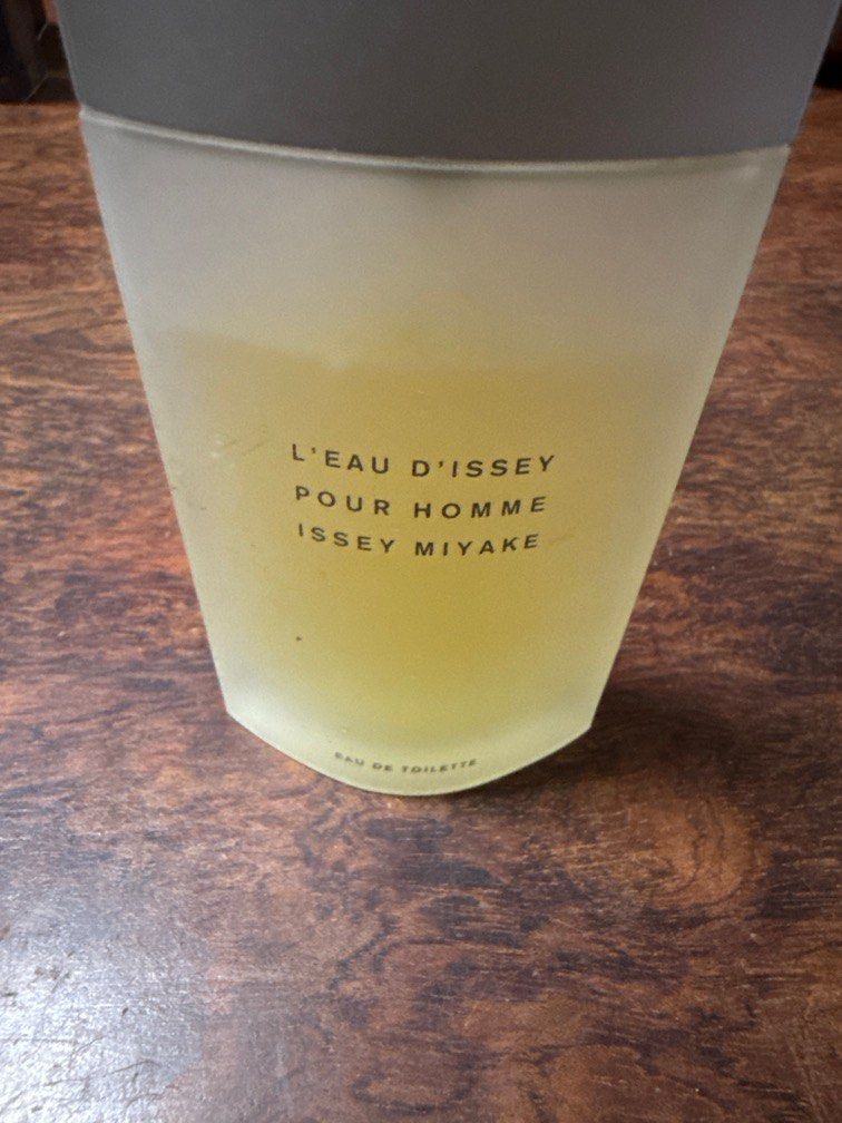 由 mluck430 (刊登 ID 1382646584，圖片 2) 提交，位於 台中市 (Taichung) 的 ISSEY MIYAKE 三宅ㄧ生 75ml 香水 (類別：香水、體香劑)，說明：約9分滿。