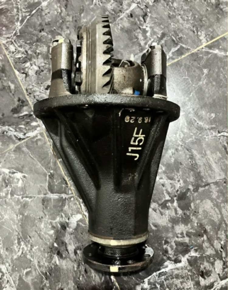 Jimny JB43 front and rear differential set (Category: Body Parts and Accessories) located in Los Banos. Submitted by chinchin_closet (Listing ID 1382587241, Image 1). Description: .
