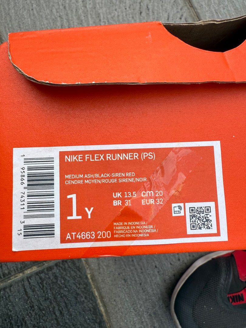 Kasut sukan sport shoe (Category: Babies & Kids Fashion) located in Kuala Lumpur. Submitted by yytan22 (Listing ID 1382509950, Image 3). Description: For unisex Size UK 13.5 Eur 32 .