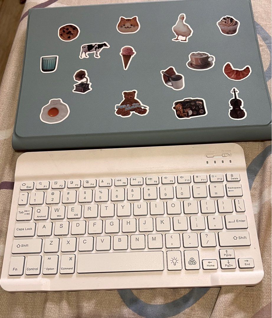 Keyboard case for Redmi pad pro 12.1 (Category: Cases & Covers) located in Manila. Submitted by beatep (Listing ID 1382517458, Image 3). Description: Used only once Comes with keyboard and mouse Color: blue Rfs: double na order Sf: shouldered by the buyer Mop: gcash and bank dep .