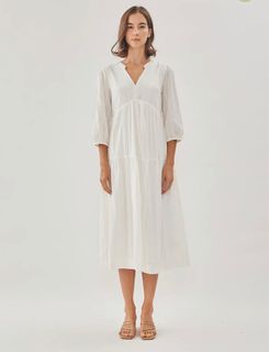 (Category: ) located in . Submitted by declutter_my_clothes (Listing ID 1382659819, Image 1). Description: .