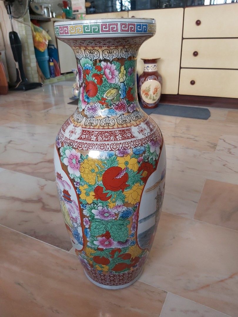 Large  Chinese Vase65074659180930111