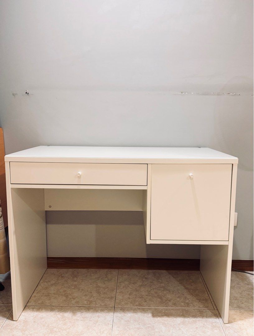 [LIKE NEW] Make-Up Table|Study Table