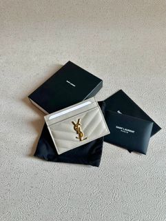 (Kategori: ) berada di . Dikirim oleh anzeraluxbags.id (ID iklan 1382509097, Gambar 1). Deskripsi: .