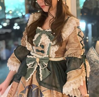 ❤️🔥 Urgent Move Out Sale ❤️🔥 99% New Cosplay Vintage Lolita Dress with Petticoat and Hat64247024422274110