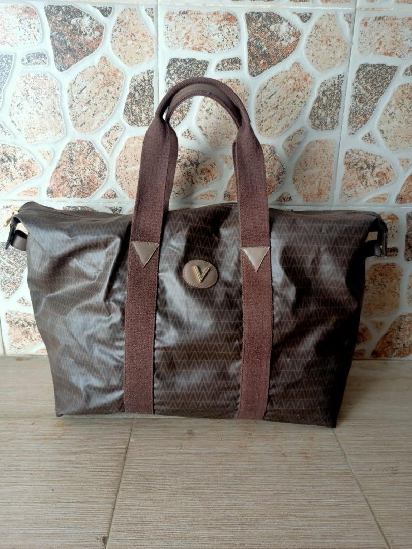 MARIO VALETINO LARGE TOTE BAG (Category: Luxury Bags & Wallets) located in Tagum. Submitted by padaslydia82022 (Listing ID 1382515660, Image 1). Description: .