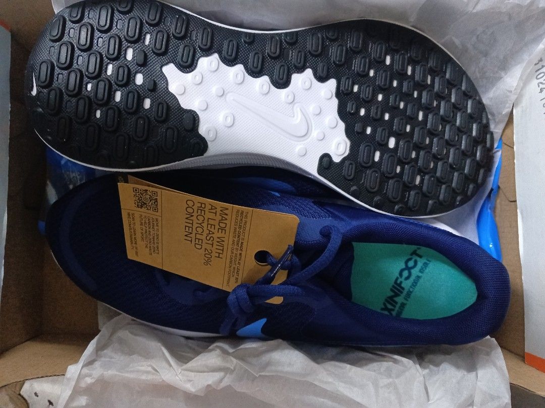 Nike revolution 7 (Category: Sneakers) located in Quezon City. Submitted by dello5 (Listing ID 1382549130, Image 2). Description: nike revolution 7 -brand new -free insole -original -see pictures for size 1650php Tandang Sora QC.