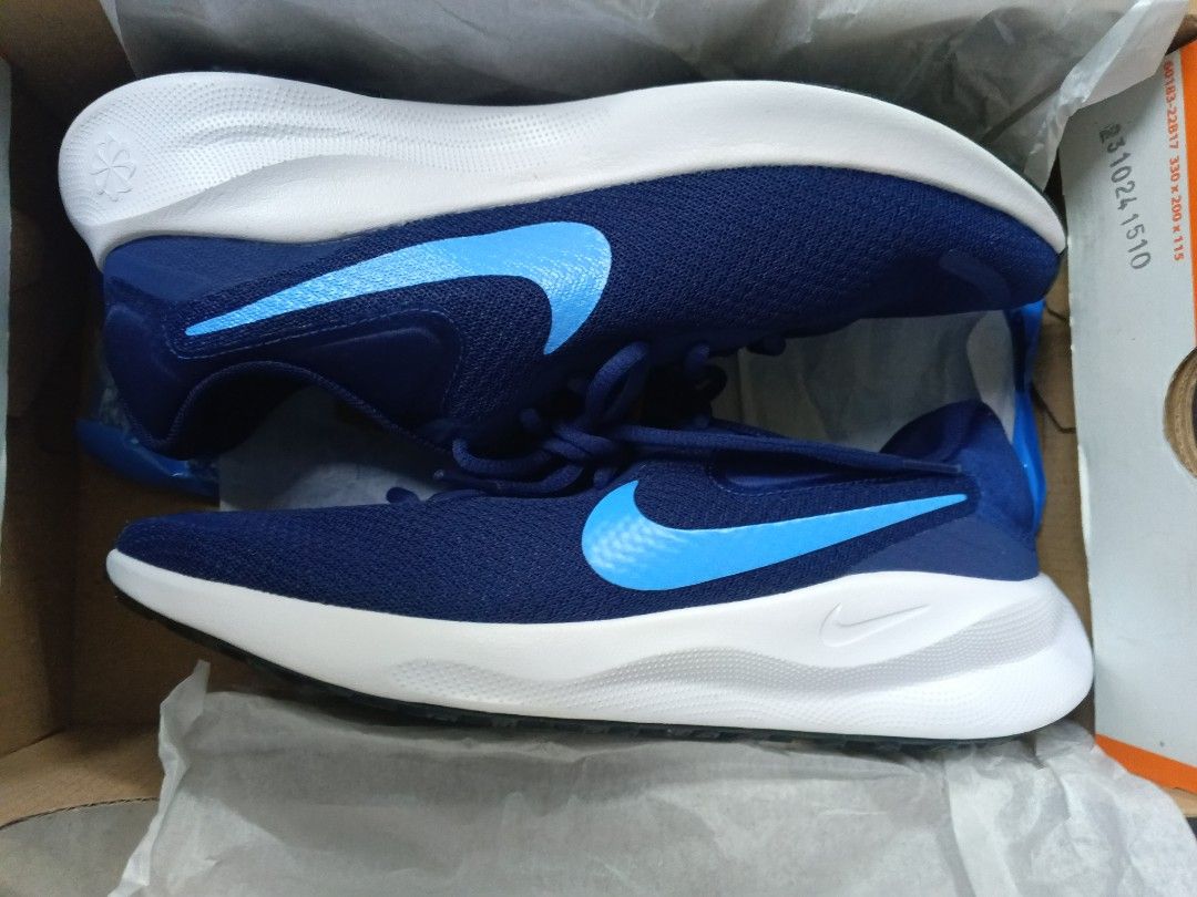 Nike revolution 7 (Category: Sneakers) located in Quezon City. Submitted by dello5 (Listing ID 1382549130, Image 1). Description: nike revolution 7 -brand new -free insole -original -see pictures for size 1650php Tandang Sora QC.