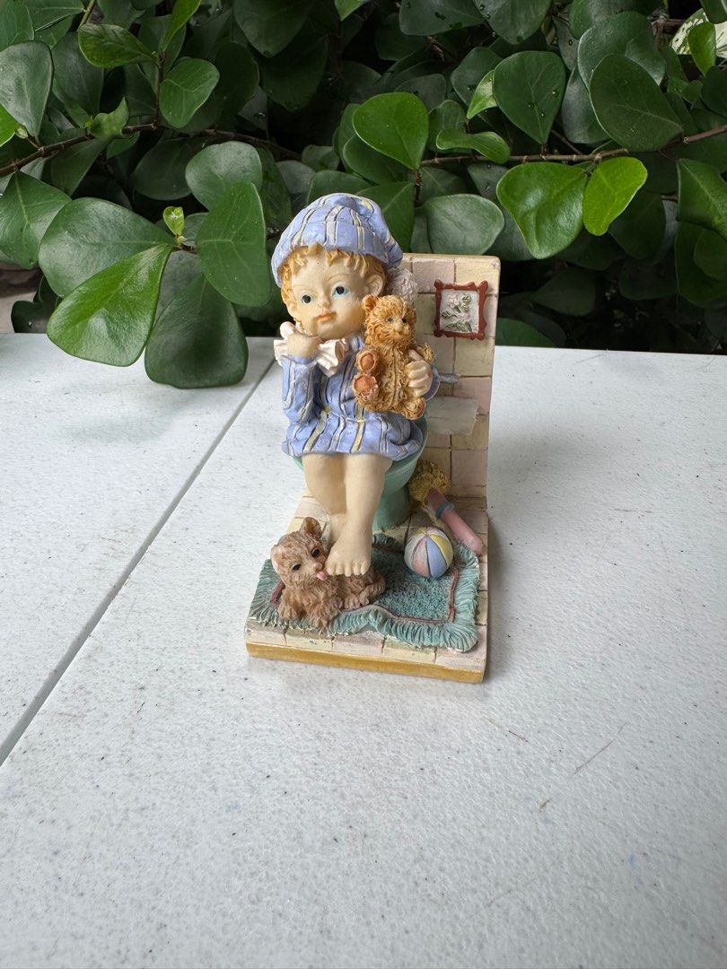 One piece book end (Category: Figurines & Statues) located in Davao. Submitted by parteawares2 (Listing ID 1382571372, Image 2). Description: One piece bookend or corner figurine perfect for your toilet.