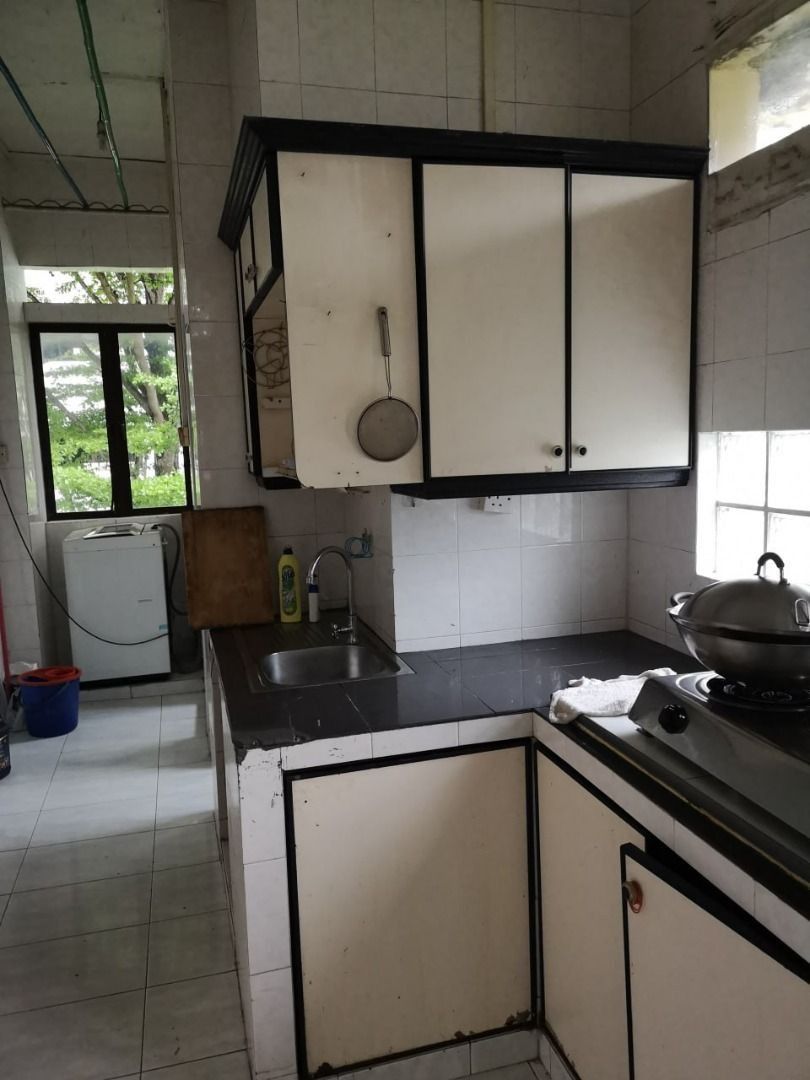 Owen Road | No Extension! 3 Bedroom Corner Walk-up With Balcony! Priced To Sell!63227756768898113