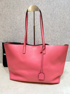 (Kategori: ) berada di . Dikirim oleh brandedboutiquez (ID iklan 1382508180, Gambar 1). Deskripsi: .