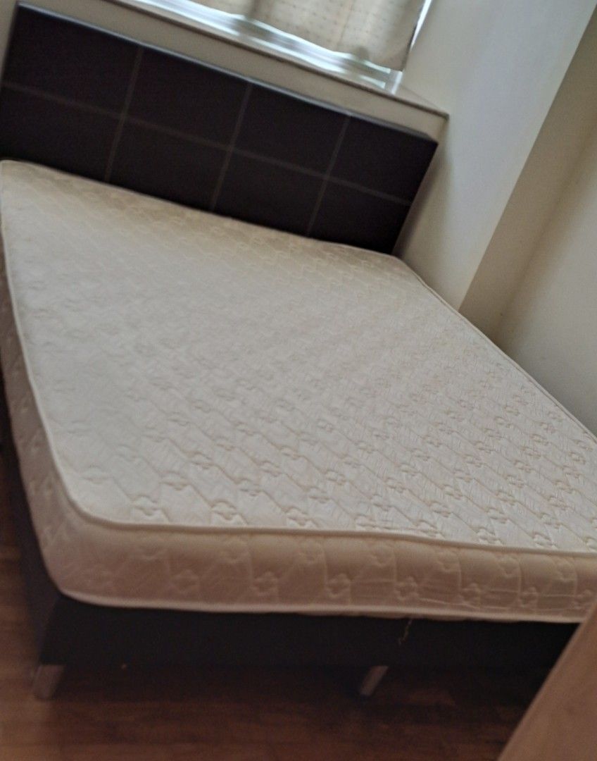 Queen Size Bed Frame with Mattress