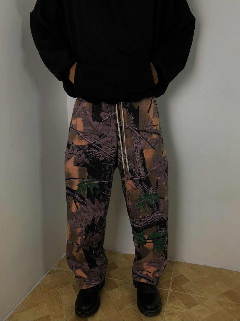 Real tree baggy pants (Category: Jeans) located in Manila. Submitted by finnesejury (Listing ID 1382538314, Image 2). Description: Real tree baggy pants open for wholesale Manila loc madaming design pm nyo lang ako.