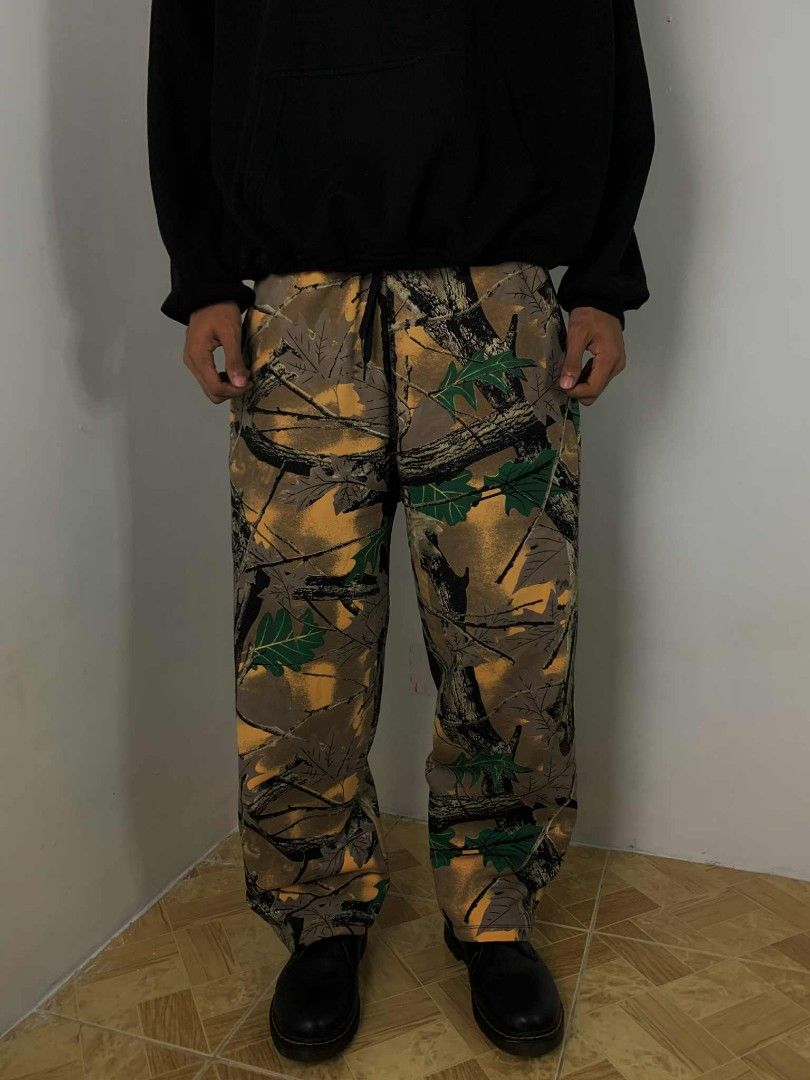 Real tree baggy pants (Category: Jeans) located in Manila. Submitted by finnesejury (Listing ID 1382538314, Image 3). Description: Real tree baggy pants open for wholesale Manila loc madaming design pm nyo lang ako.