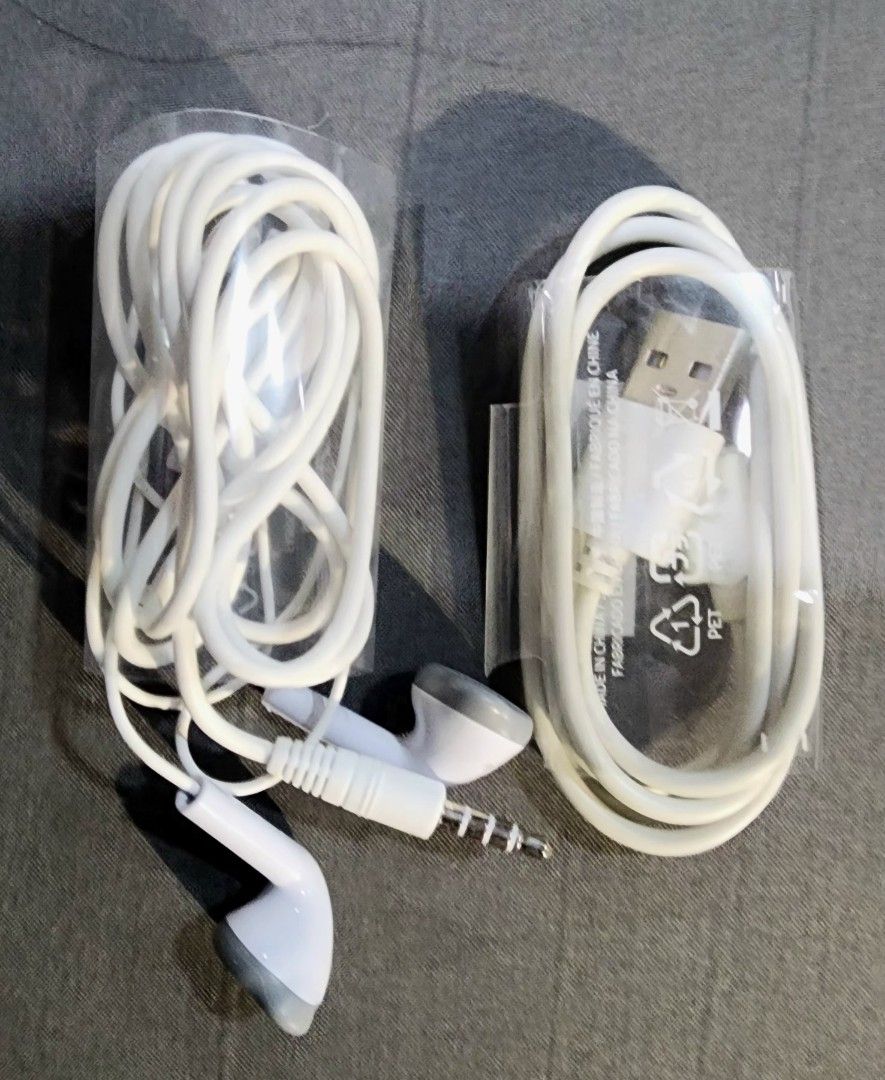 Samsung A22 5g 128gb (Category: Samsung) located in Manila. Submitted by binbot (Listing ID 1382551405, Image 3). Description: Open line phone is in very good condition. Earphones and cable have not been used. Attached screen protector has chipped corner but adding a brand new screen protector for you to change. Comes with 2 new phone cases and 1 used Totoro phone case. RFS is upgrading to a phone that supports esim..