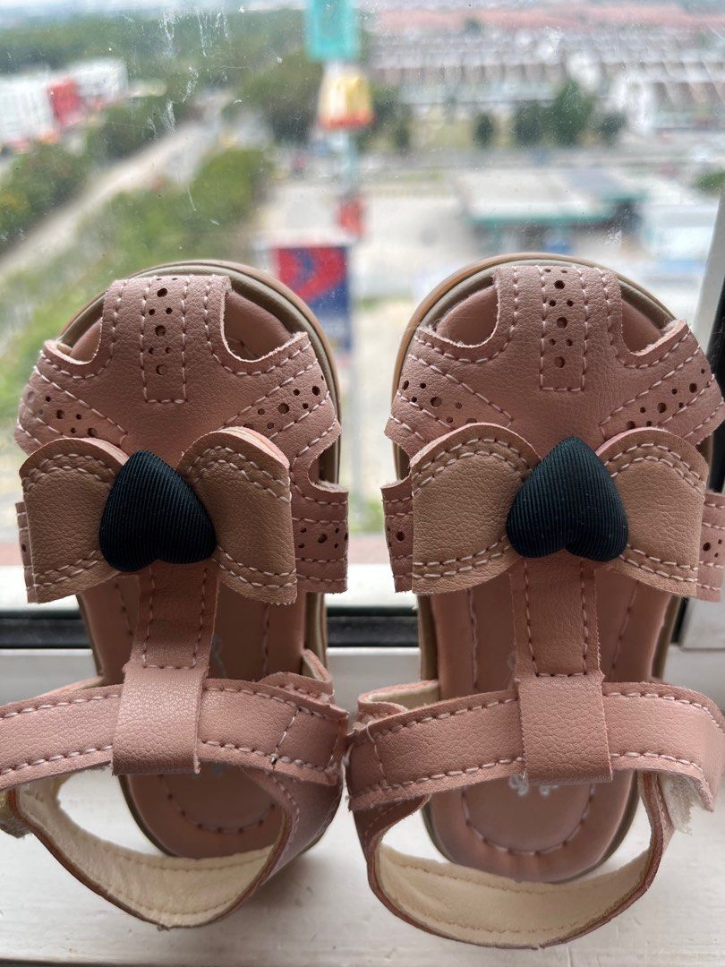 Sandal baby girl 12cm (Category: Babies & Kids Fashion) located in Kuala Lumpur. Submitted by _iyaa (Listing ID 1382537464, Image 2). Description: Price exclude postage Good condition Size suitable for 12cm foot.
