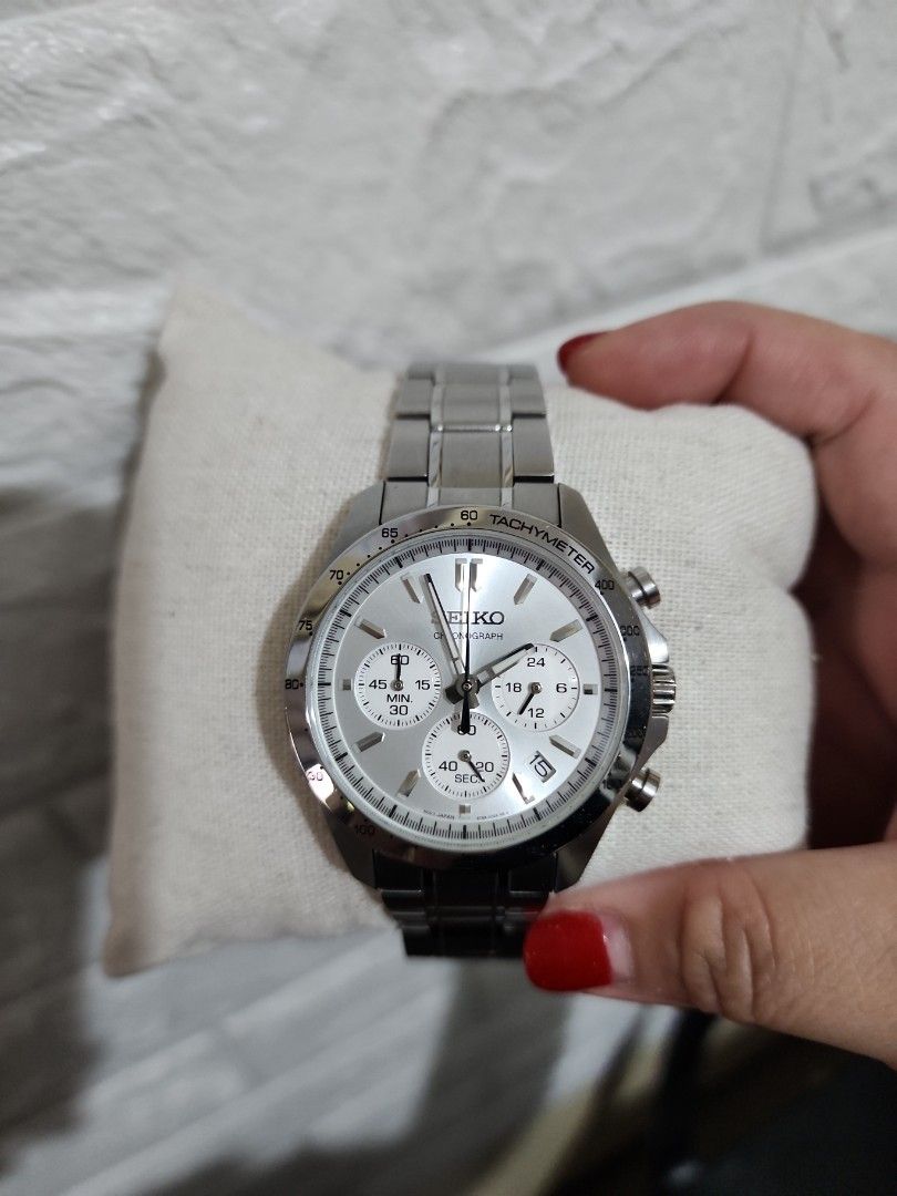 Seiko Chronograph Quartz (Category: Women's Watches) located in Quezon City. Submitted by ConsumerGoodies (Listing ID 1382559491, Image 3). Description: Seiko Chronograph Quartz Movement: 8T63 Model Code: Likely part of the Seiko SSB series Features: Chronograph with central second hand 3 subdials (minutes, 24-hour time, running seconds) Date display Quartz movement (battery-powered) Tachymeter bezel.