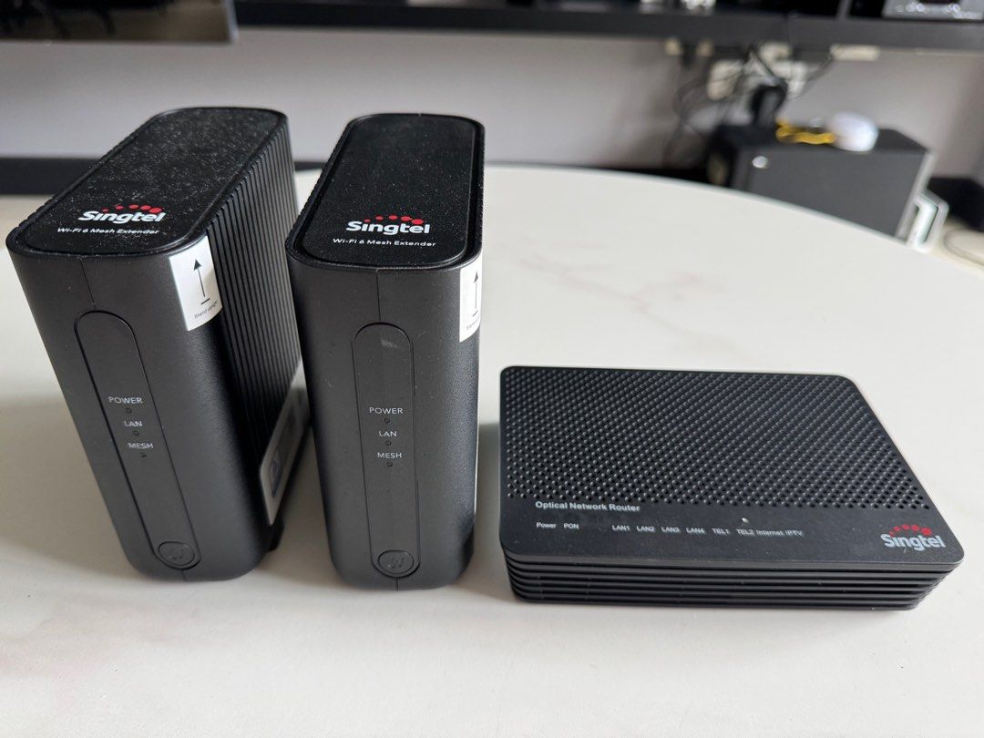 Singtel Wi-Fi 6 Mesh Extender and Optical Network Router63149088969091111