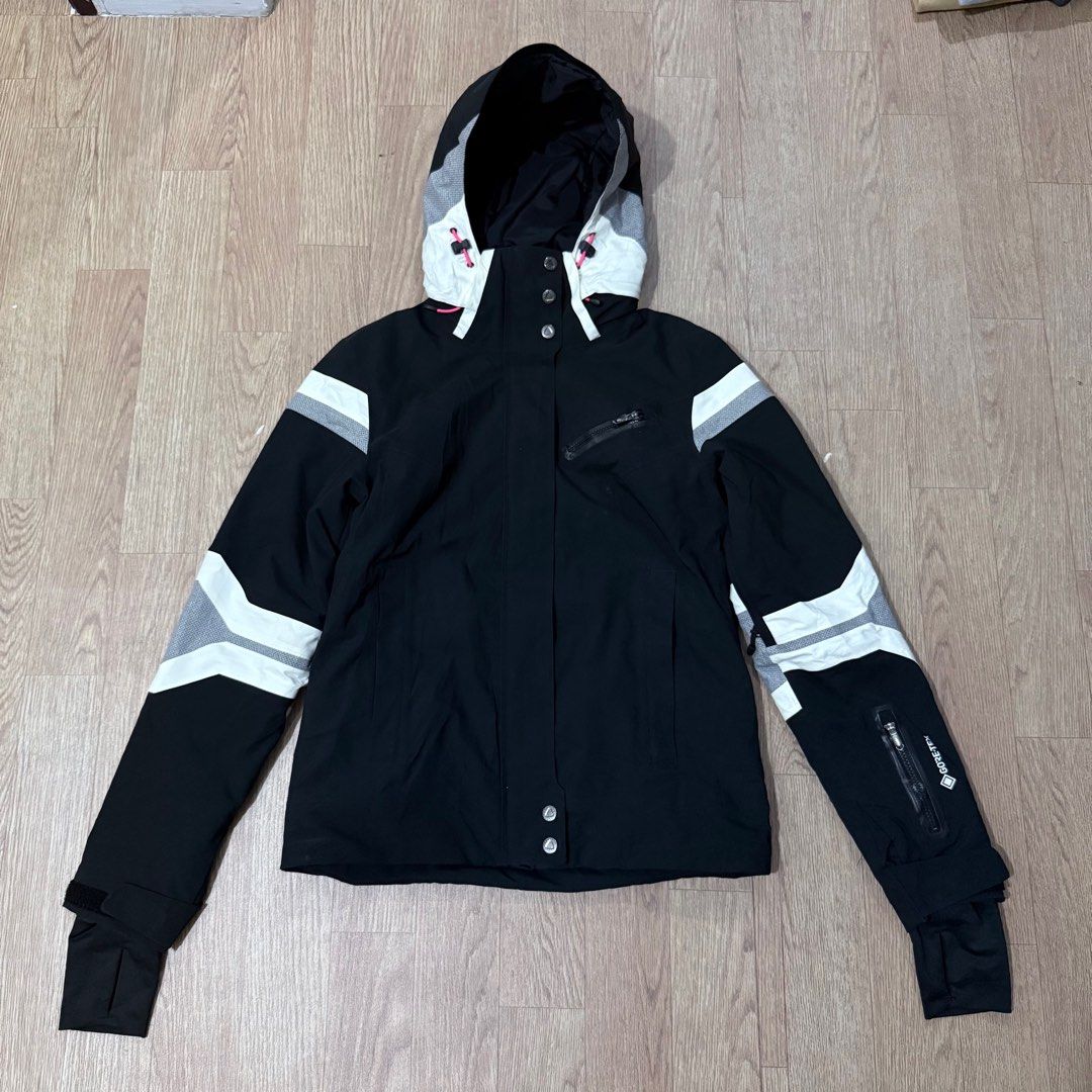 Spyder poise jacket (Category: Coats, Jackets and Outerwear) located in Imus. Submitted by casterhitz (Listing ID 1382520212, Image 1). Description: Small 19x26 No issue Excellent condition .