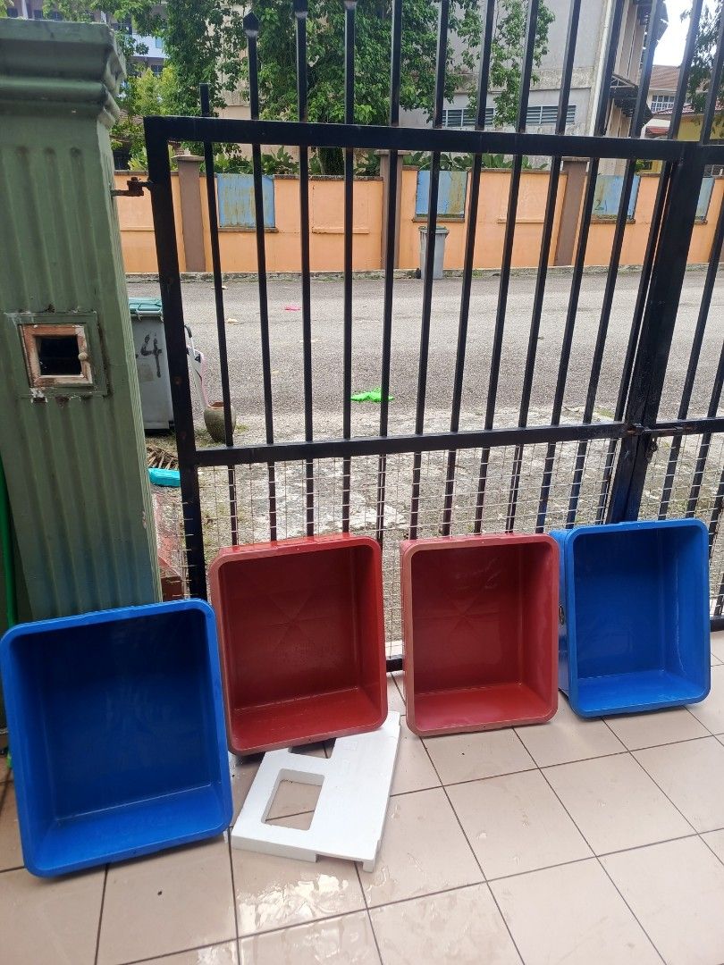 Square container (Category: Storage Boxes & Baskets) located in Kuala Lumpur. Submitted by i.am.annashah (Listing ID 1382520114, Image 1). Description: bekas tebal.. self pickup jalan bacang 12.