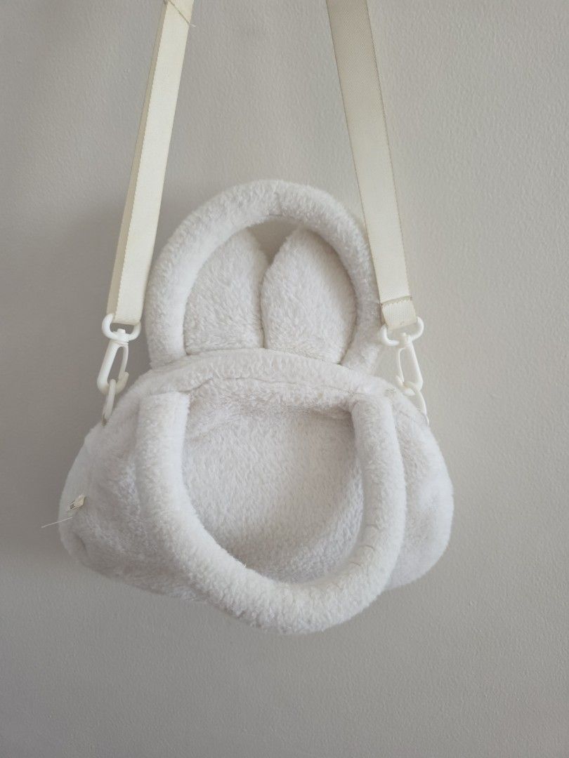 Tas boneka kelinci anak (Kategori: Orang Tua, Bayi & Anak - Lainnya) berada di Semarang. Dikirim oleh santai.shop (ID iklan 1382501101, Gambar 3). Deskripsi: .