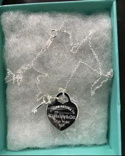 (Category: ) located in . Submitted by japanandsingaporeluxepreloved (Listing ID 1382612534, Image 1). Description: .