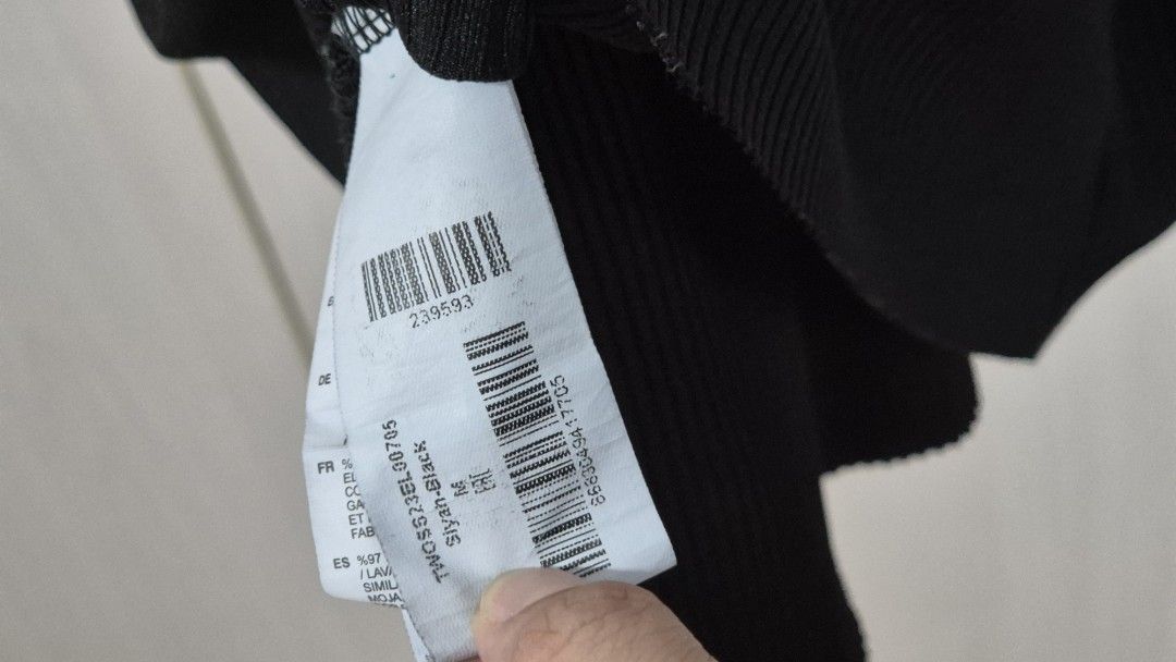 Trendyol Black Halter Dress - Size Medium (Category: Dresses) located in Taguig. Submitted by onein.oneout_declutter (Listing ID 1382532172, Image 3). Description: .