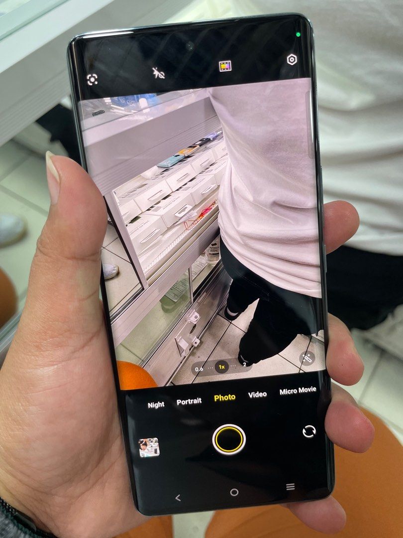 Vivo V30 5G (Category: Vivo) located in San Juan City. Submitted by wainefreygadgetshop (Listing ID 1382661352, Image 3). Description: Vivo V30 12+12/256gb ALL GOODS AT WORKING NO REPAIR HISTORY NO HIDDEN ISSUE GAMING NADIN makinis NA MAKINIS PEDE SA MAARTE !bawal sa nag iinarte. Test to sawa bago bayaran *May light amoled burn dina halata pag naka darkmode.di naman nakaka apekto sa smooth performance MAGBASA KA MUNA BAGO KA MAG REACT ! Buy at yo